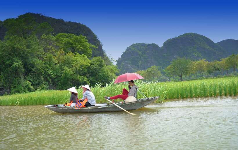 From Hanoi: Full-Day Ninh Binh Highlights Small Group Tour - Lunchtime by the Tam Coc River: A Real Break, Not a Stopgap