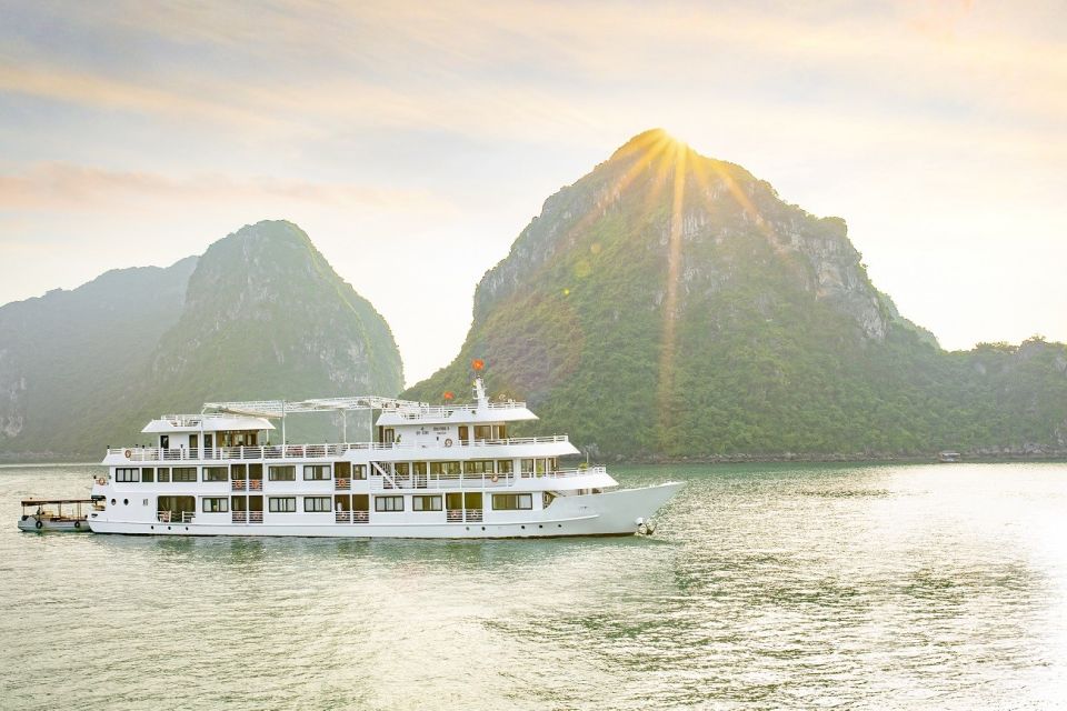 From Hanoi: Ha Long Bay 3-Day 5 Star Cruise with Balcony - Sunset party and the head chef’s cooking class