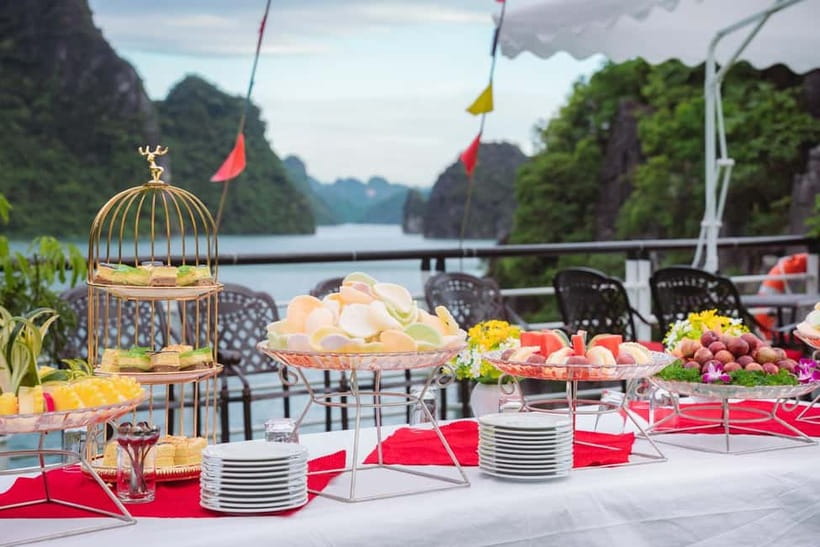 From Hanoi: Halong Bay Seaplane & 6-Hour Ha Long Bay Tour - Luon Cave kayaking or bamboo ride about 40m