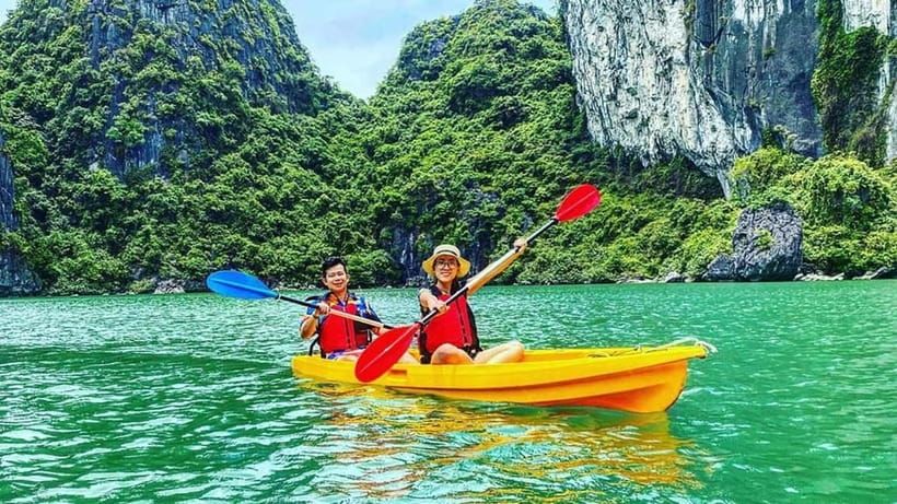 From Hanoi: Halong Cruise With Lunch & Come Back Hanoi Early - Arriving at Tuan Chau and checking in for lunch on the water