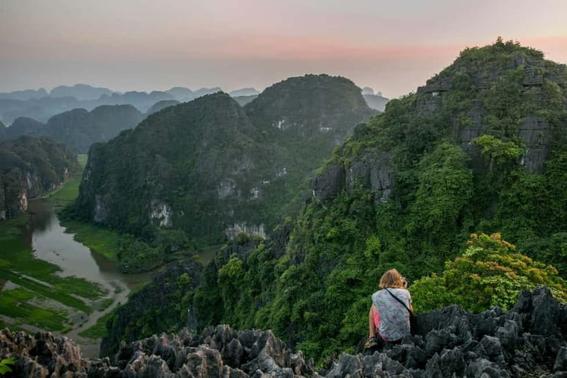 From Hanoi: Hoa Lu, Bai Dinh, Trang An, Tam Coc and Mua Cave - Tam Cốc or Tràng An by bamboo boat: the cave-and-river show