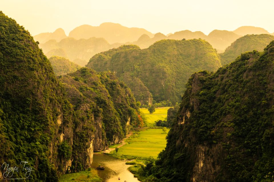 From Hanoi: Hoa Lu, Hang Mua Hike, Tam Coc Boat, and Lunch - Hoa Lu and Tam Coc: the best kind of busy day trip