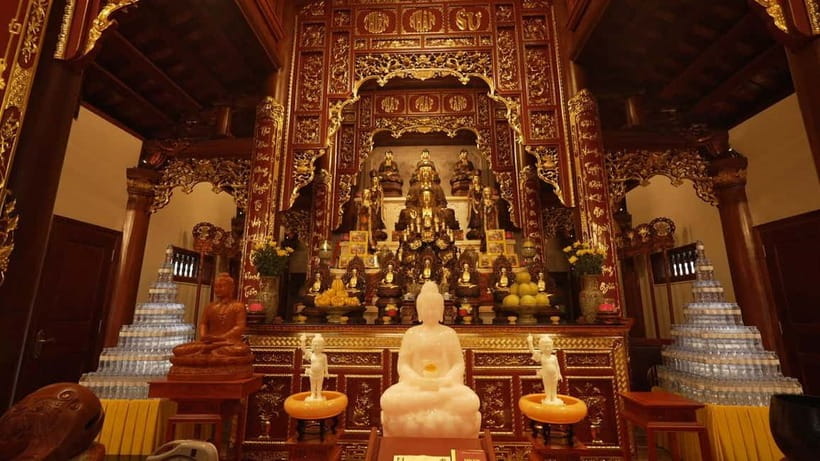 From Hanoi: Ninh Binh Bai Dinh or Hoa Lu, Trang An, Mua Cave - Trang An boat ride: 2.5 hours through caves and temples