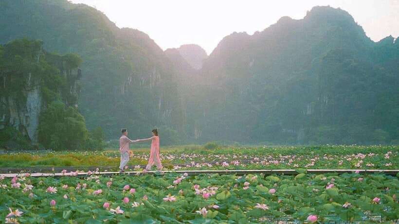 From Hanoi: Ninh Binh, Bai Dinh, Trang An and Mua Cave Trip - Trang An UNESCO: The Cave Boat Ride That People Remember