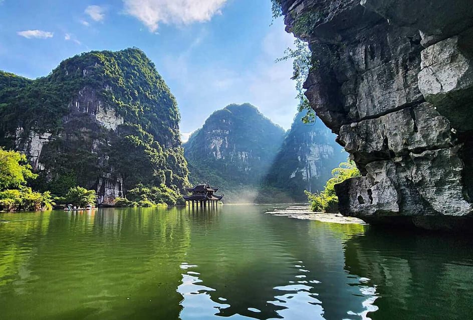 From Hanoi: Ninh Binh & Bai Dinh & Trang An & Mua Caves Tour - Hang Mua and Thung Sen: the 500+ steps to sunset views