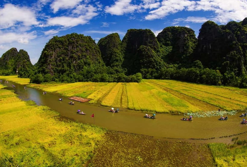From Hanoi: Ninh Binh Boat Ride, Mua Cave Hike, Temple Visit - Hoa Lu temples: where the day gets its history grounding