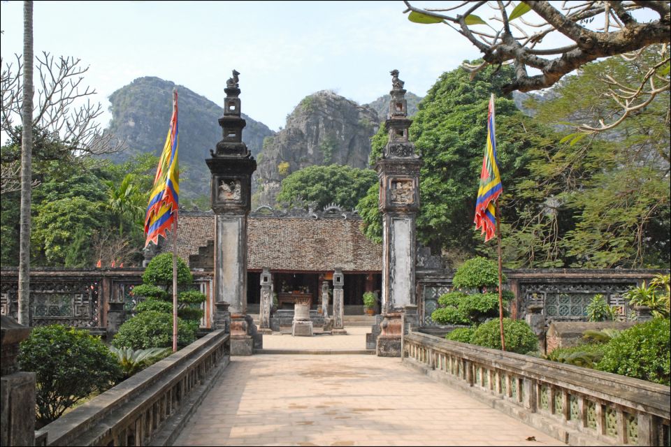 From Hanoi: Ninh Binh & Cuc Phuong National Park 2-Day Tour - Tam Coc overnight: bungalow base and a recovery window