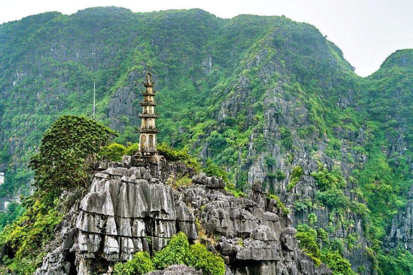 From Hanoi: Ninh Binh- Hoa Lu-Tam Coc- Mua Cave- Highlight - Weather-proofing: how the tour stays fun when it rains