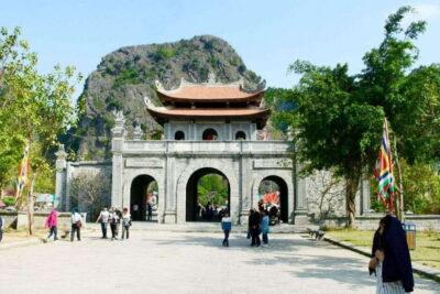 From Hanoi: Ninh Binh, Hoa Lu, Trang An and Mua Cave Trip - Hoa Lu Ancient Capital: Temples on the Footprint of a Royal Palace