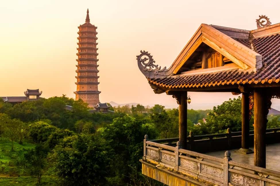From Hanoi: Trang An Eco-tourism -Bai Dinh pagoda & Mua Cave - Trang An UNESCO boat ride: calm water, cave tunnels