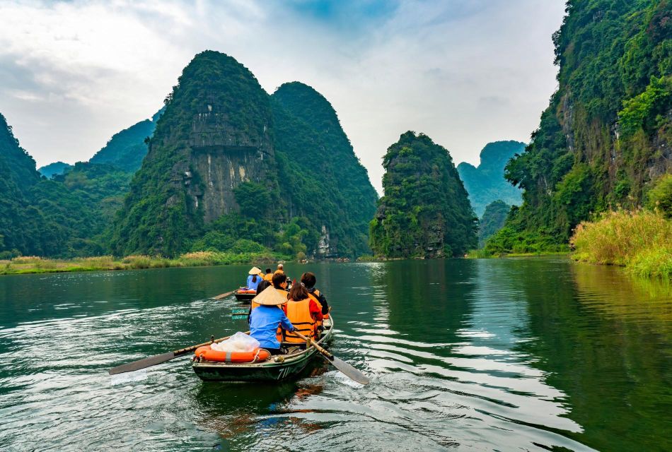 From Hanoi: Trang An Eco-tourism -Bai Dinh pagoda & Mua Cave - How the day is paced: pickup, breaks, and staying together