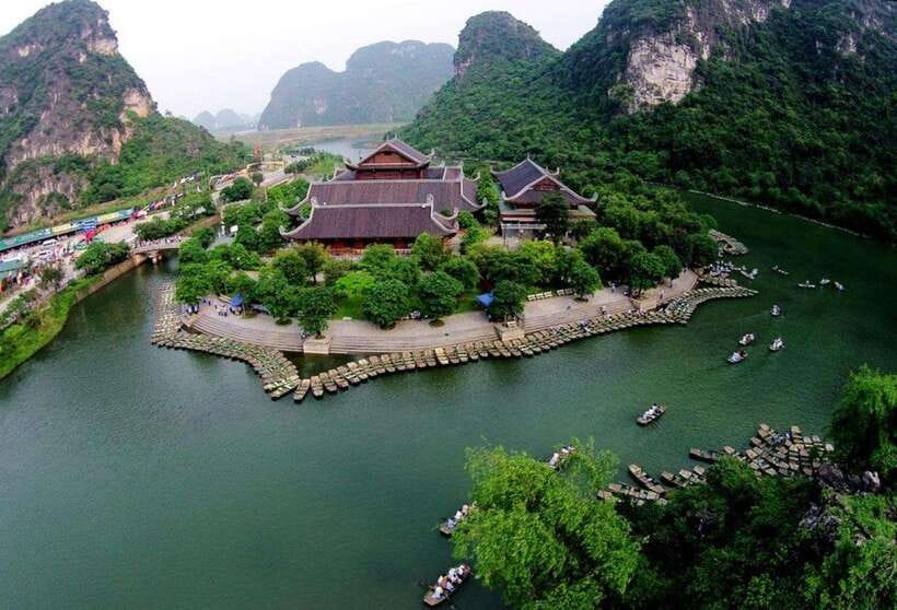 From Hanoi: Trang An eco-tourism - Hoa Lu ancient & Mua Cave - Key highlights worth waking up for