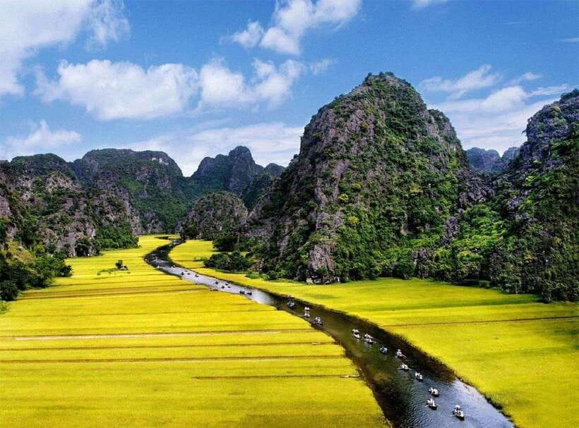 From Hanoi: Trang An, Hoa Lu & Mua Cave Full-Day Luxury Tour - Why this Hoa Lu–Trang An–Mua day trip works (even when it’s busy)
