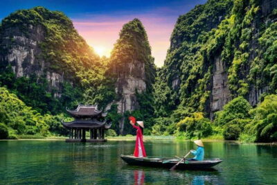From Hanoi: Trang An, Hoa Lu & Mua Cave Full-Day Luxury Tour - Getting there from Hoan Kiem: pickup, Limousine comfort, and timing