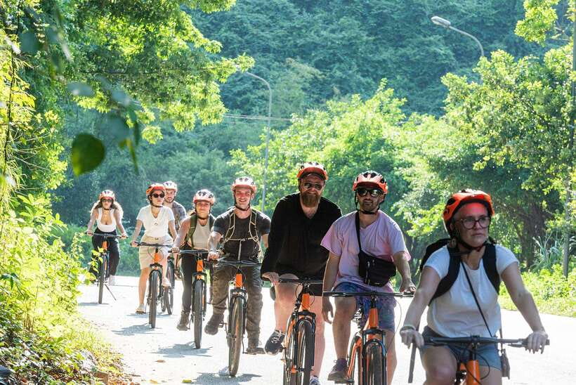 From Hanoi: Trang An, Hoa Lu & Mua Cave Full-Day Luxury Tour - Lunch: a Vietnamese set menu that keeps the day moving