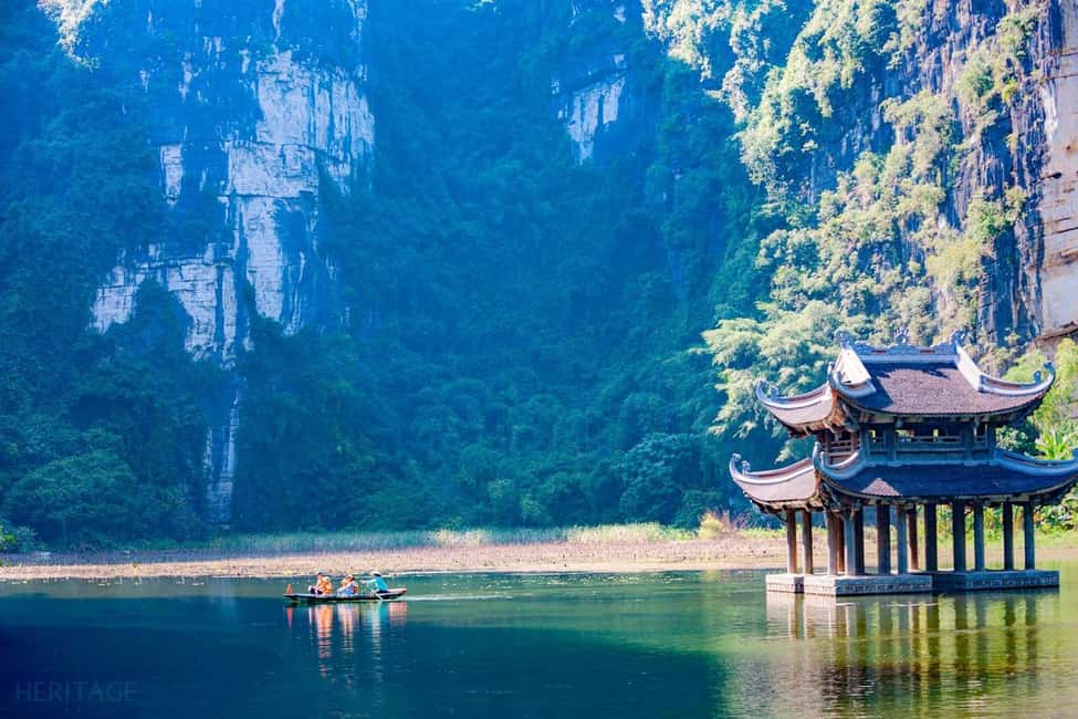 From Hanoi: Visit Hoa Lu & Trang An or Tam Coc & Mua Caves - Hang Mua: 500+ Steps to the Rice-Field Panorama