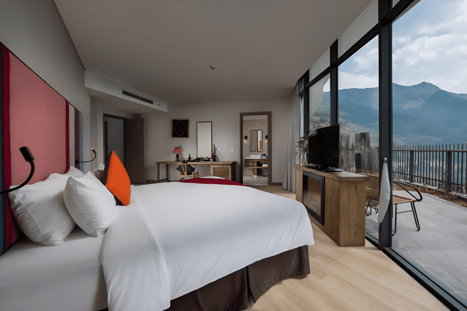 From Hanoi: Visit Sapa & Fansipan With Cable Car For 2 Days - Sleeper bus and hotel: the comfort math for this price