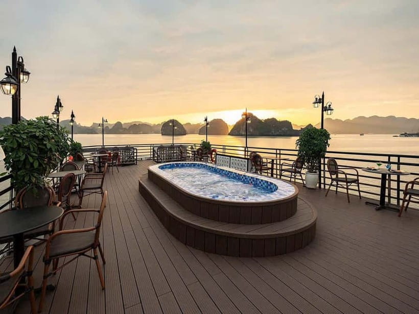 From Hanoi:Ha Long Bay Day Tour w/ Thien Cung Cave& Kayaking - Titop Island: beach time or the climb for the 360-degree view