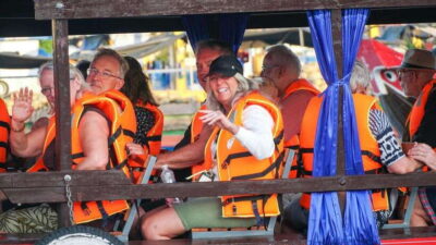 From HCM: Tour 2 day Mekong Can Tho Cai Rang Floating Market - Vinh Trang Pagoda and the First Boat Ride on the Mekong in My Tho