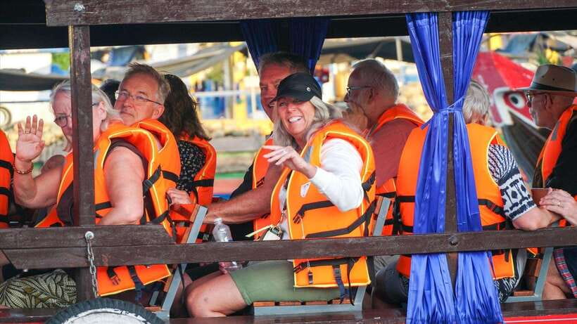 From HCM: Tour 2 day Mekong Can Tho Cai Rang Floating Market - Vinh Trang Pagoda and the First Boat Ride on the Mekong in My Tho