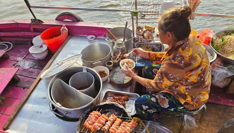 From Ho Chi Minh: 3-Day Mekong Tra Su Forest exit Phnom Penh - Day 2: Cai Rang sunrise floating market and Tra Su Forest bird country