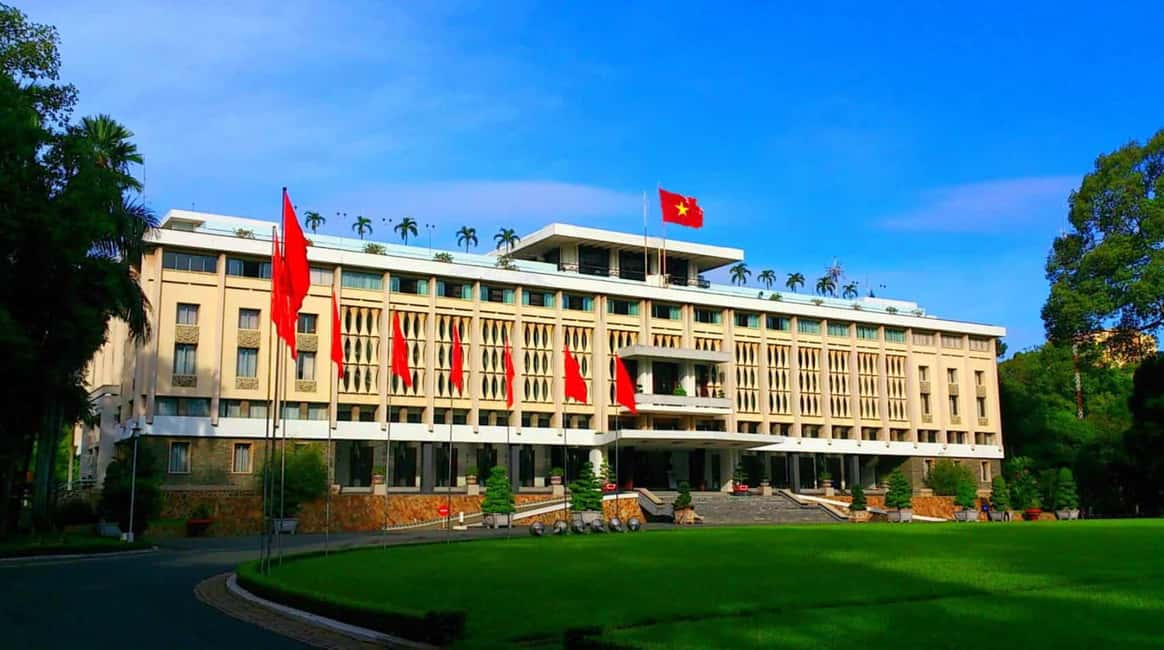 From Ho Chi Minh City: Heritage & Culture Half-Day Tour - Bach Dang harbor to the Saigon River: skyline views that feel easier than traffic