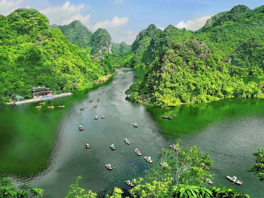 Full Day Trang An, Bich Dong Pagoda, Biking & Family Visit - Lunch in Ninh Binh: Fuel Without Breaking the Rhythm