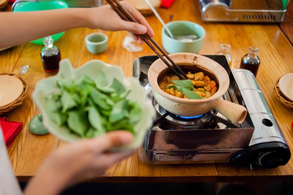 Hands-On Vietnamese Cooking Lesson in Small Group - Natural ingredients, Vietnamese herbs, and the point of the kitchenware