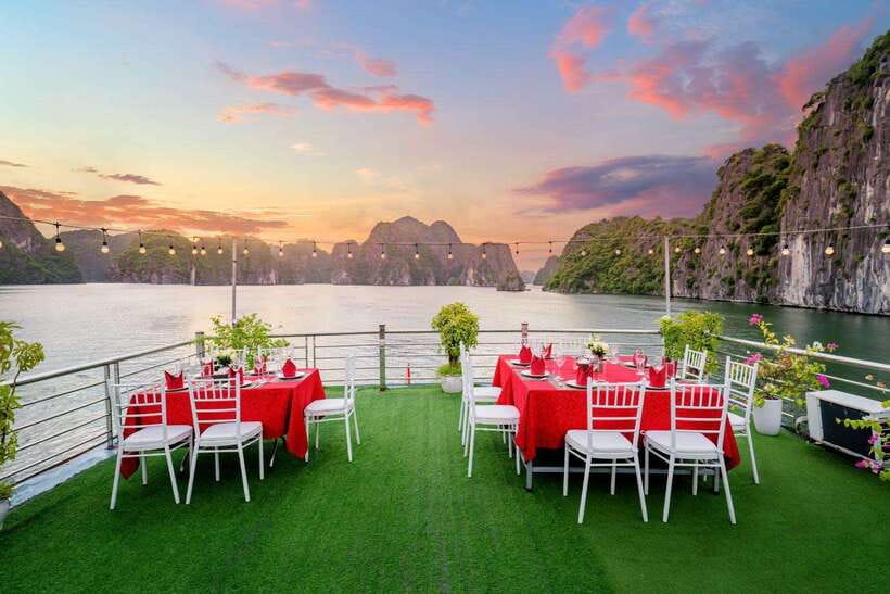 Hanoi: 2-Day Ha Long and Lan Ha Bay Cruise with Kayaking - Night on board: rest matters more than you think