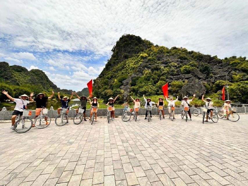 Hanoi: Ninh Binh, Hoa Lu, Tam Coc and Mua Cave Day Trip - Tam Coc Sampan Cruise: The River Ride That Feels Like Ha Long on Land