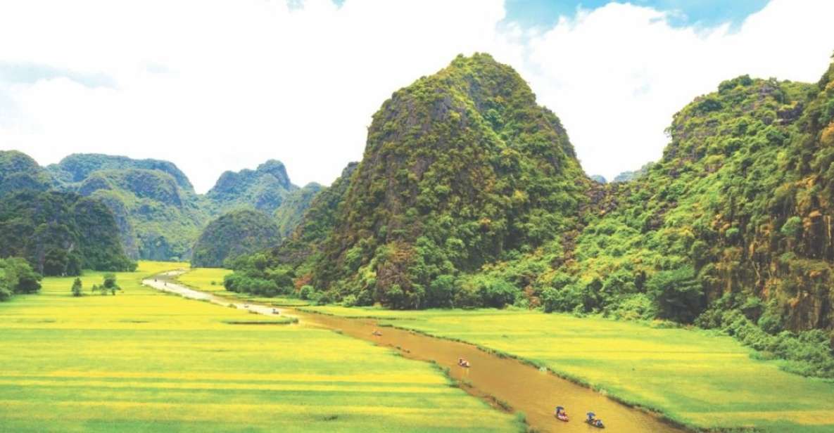 Ninh Binh - Hoa Lu - Tam Coc - Mua Caves & Buffet Lunch - Lunch by the Tam Coc River: A Buffet That Actually Feels Local